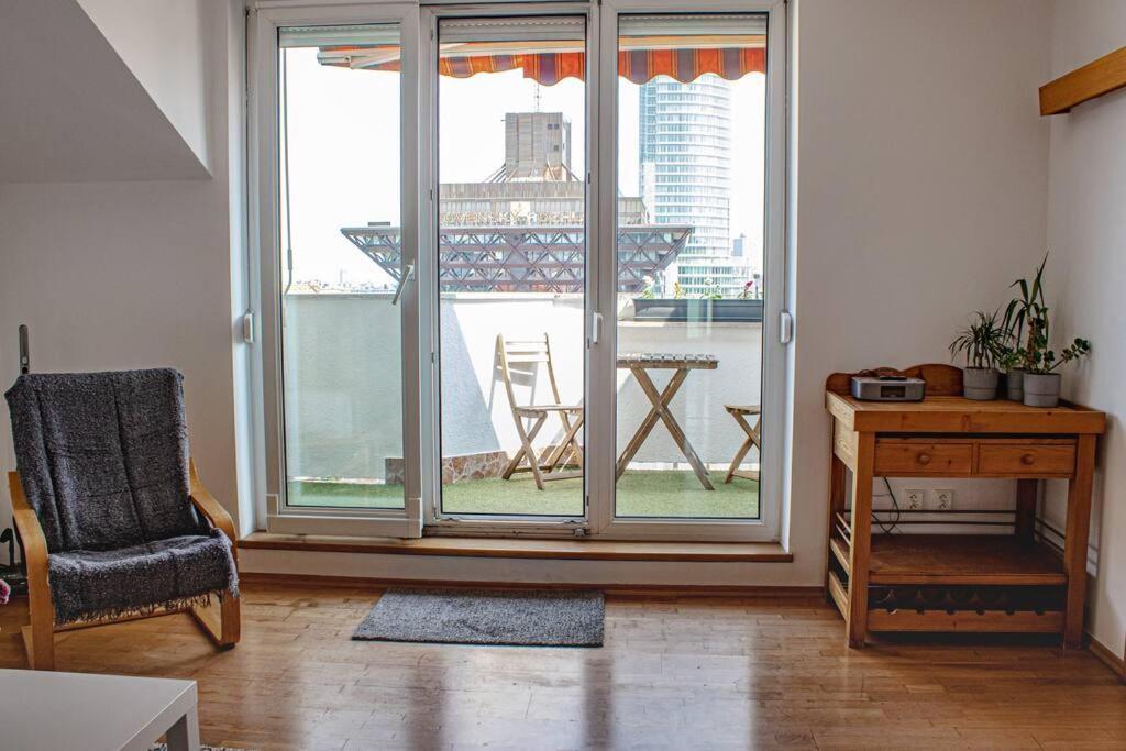 Panoramic In Old Town Apartment