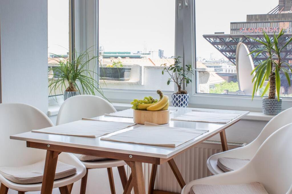 Apartment Panoramic In Old Town Bratislava